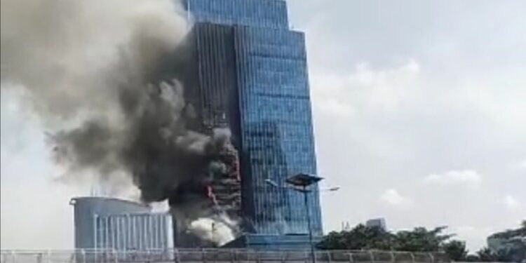 Kebakaran gedung k-link
