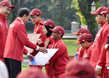 Serahkan Bonus bagi Atlet ASEAN Paragames 2023, Presiden Jokowi: Terima Kasih