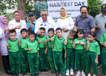 Di Harvest Day, Benyamin Ajak Warga Tangsel Manfaatkan Lahan secara Produktif
