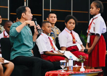 Ditanya Anak SD Kenapa Ibu Kota Tidak Dipindah ke Papua, Jokowi Beri Jawaban Begini