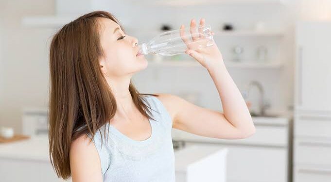 Manfaat Minum Air Putih Untuk Tubuh Kita