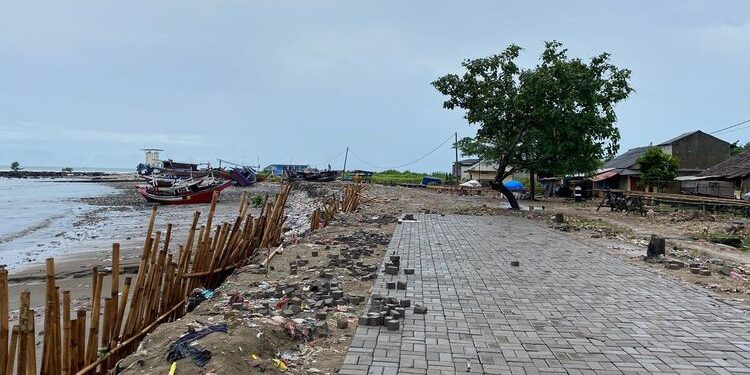 Pantai Teluk Labuan Banten Sempat Viral karena Sampah, Kini Lebih Baik