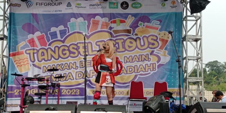 Tangselicious di Lotte Grosir Serpong Banjir Cosplayer