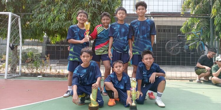 HUT RI ke 78: Anak-Anak RT 005 Alam Asri Benda Baru Juarai Kompetisi Futsal