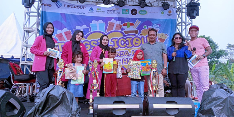Mantap, Kakak-Adik Ini Juara Lomba Mewarnai di Event Kuliner Tangselicious 2023