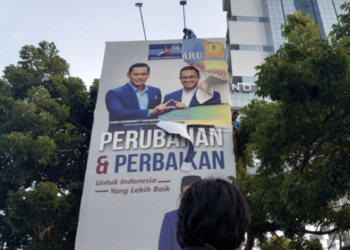 pencopotan baliho anies