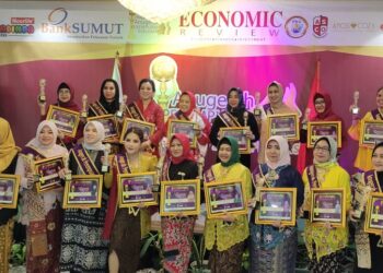Founder Gerai Lengkong Lista Hurustiati Raih Penghargaan Anugerah Perempuan Indonesia 2023