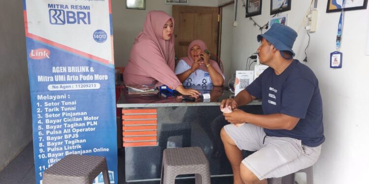 Hasil Transformasi BRI Diakui Internasional, Hybrid Bank-AgenBRILink Raih Penghargaan Bergengsi dari The Banker London