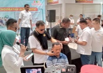 Hari Tunarungu Internasional 2023, Yayasan YHP Gelar Pengobatan Alternatif Gratis di Pasar Modern BSD