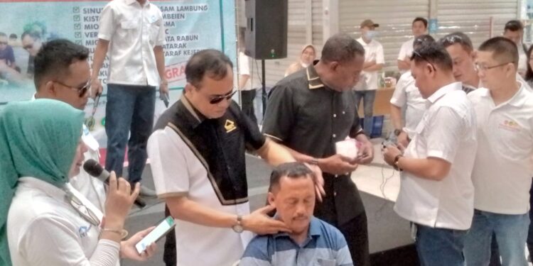 Hari Tunarungu Internasional 2023, Yayasan YHP Gelar Pengobatan Alternatif Gratis di Pasar Modern BSD