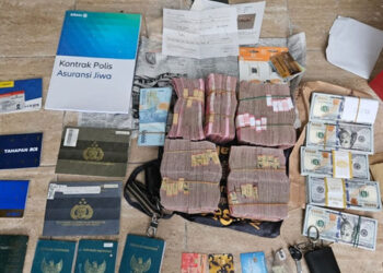 Rumah Pengelola Keuangan Fredy Pratama Digeledah, Uang Miliaran Rupiah Turut Disita