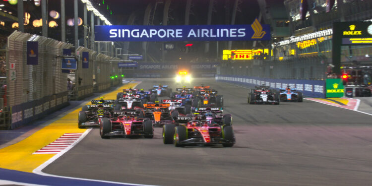 Carlos Sainz Menangi GP Singapura