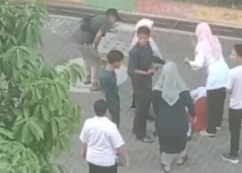 siswa sd jatuh dari lantai 4