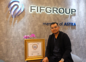 Charles DW Simaremare.