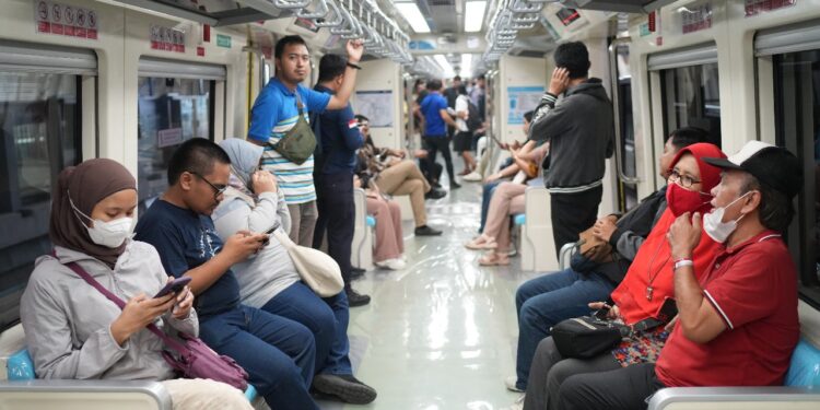 Yuk, Liburan Akhir Pekan Naik LRT Jabodebek!