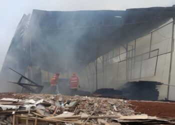 Gudang Dekorasi Terbakar, Delapan Unit Damkar Dikerahkan