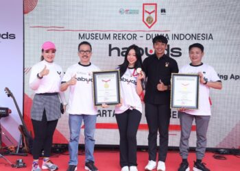 Perempuan Termuda Penggagas Aplikasi Pelacak Kesehatan, Irene Tanihaha Raih Penghargaan MURI