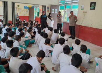 Binmas Polsek Pamulang Gelar Police Go To School di SDN Parakan