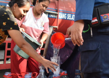 BSI Maslahat dan BSI Beri Bantuan Air Bersih Bagi Warga Tangerang Selatan