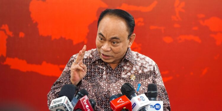 Menkominfo Arie