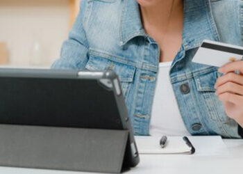 Catat! Pinjol Mampu Telusuri Jejak Digital, Kurangi Gaya Hidup Hedonis