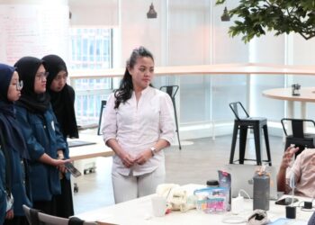 Mahasiswa Universitas Airlangga Berkunjung ke FIFGROUP