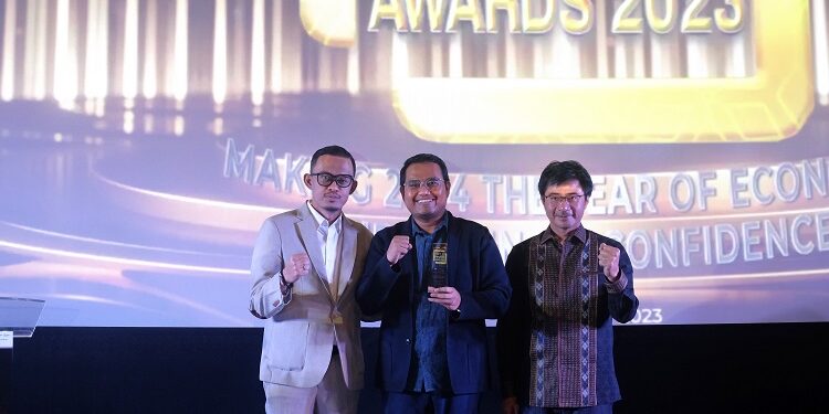 FIFGROUP Sabet Penghargaan Kontribusi Sosial pada Best 50 Financial Institution Awards 2023