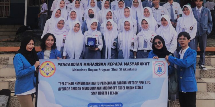 Pelatihan Pembuatan Kartu Persediaan Barang Metode Fifo, Lifo, Avarage di SMA Negeri 1 Tenjo