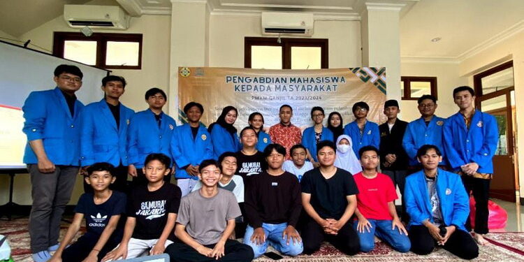 Sosialisasi Pentingnya Literasi Finansial dengan Aplikasi Microsoft Office