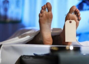 mayat tertancap pagar