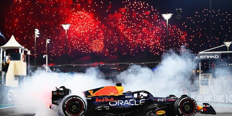 Verstappen Tutup Musim dengan Kemenangan di Abu Dhabi
