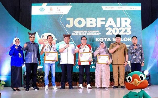Rangkul Tenaga Kerja Disabilitas, FIFGROUP Raih Dua Penghargaan dari Pemerintah Sumatera Barat
