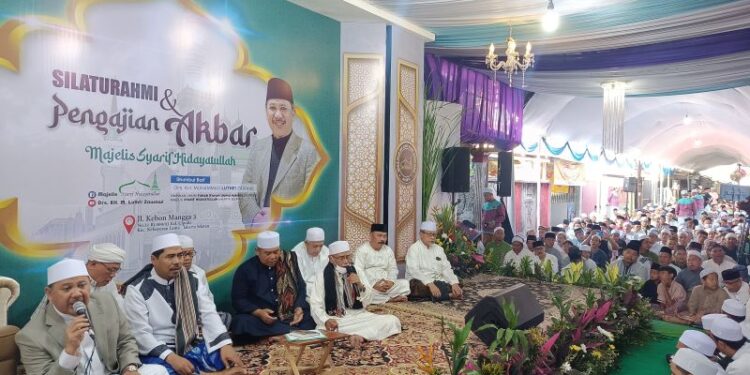 Ribuan Jamaah Majelis Syarif Hidayatullah Sambut Kedatangan Anies Baswedan