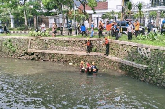Korban Tenggelam Kali Angke Ditemukan Meninggal Dunia