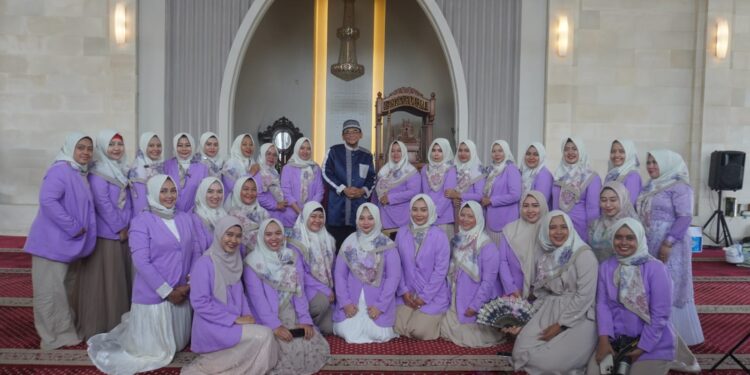 BaKOS SD Al Zahra Indonesia Gelar Taklim bersama Ustaz Subki Al Bughury