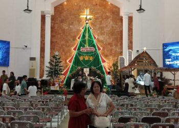 Ribuan Jemaat GKI Pamulang Mengikuti Kebaktian Malam Natal