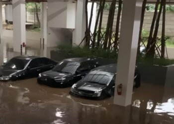 20 Unit Mobil Terendam Banjir di Apartemen Serpong Garden, BPBD: Tanggul Jebol Kita Perbaiki