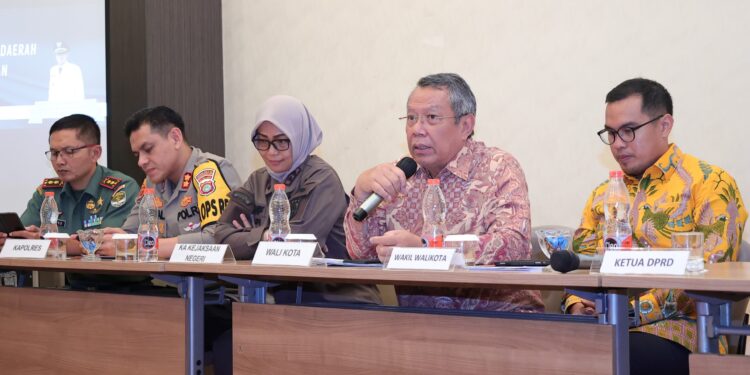 Pimpin Rapat Forkopimda, Benyamin Pastikan Kesiapan Pelaksanaan Pemilu 2024
