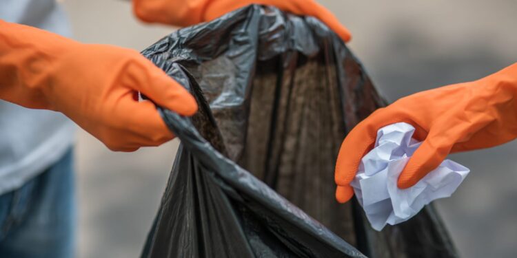 Antisipasi Sampah Perayaan Malam Tahun Baru, DLH Tangsel Siapkan 80 Petugas Kebersihan