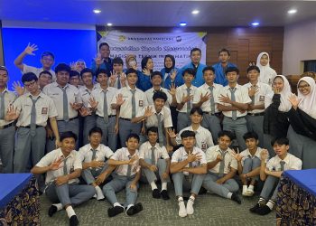 Pengenalan Dunia Kerja pada Bidang IT dan Divisi Pengembangan Aplikasi pada SMK Yadika 5