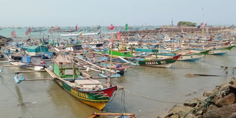 BMKG Beri Peringatan Dini untuk Nelayan di Banten, Tinggi Gelombang Capai 2,5 Meter