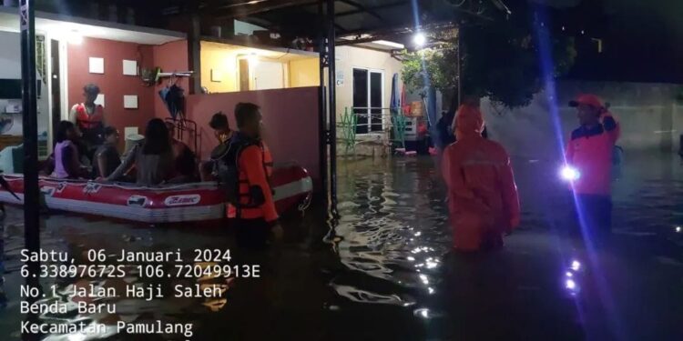 BPBD Tangsel: Ada 12 Lokasi Terdampak Banjir dan Longsor, 195 KK Mengungsi