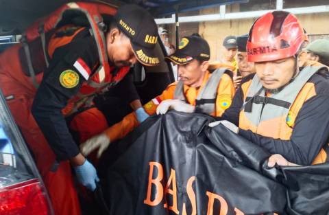 Dua Bocah yang Hanyut di Ciledug Ditemukan Petugas SAR dalam Kondisi Tak Bernyawa