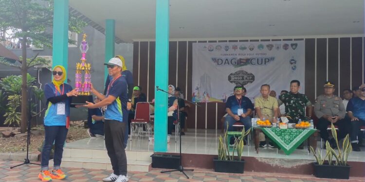Turnamen Voli Dago Cup Digelar, 12 Tim di Tangsel Rebutkan Piala Bergilir dan Dana Pembinaan