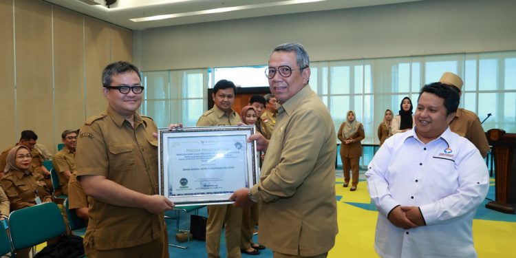 Dinsos Tangsel Raih Penghargaan Predikat Tertinggi Pelayanan Publik