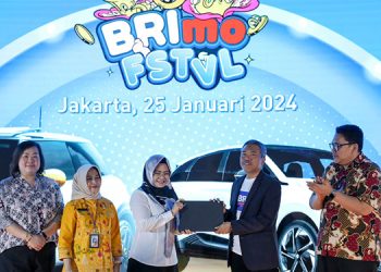 Transaksi Pakai BRImo, 15 Nasabah Ini Menangkan Mobil Listrik Keren!