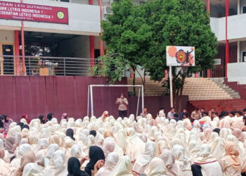 Sambangi SMK Letris 1, ‘Police Goes To School’ Polsek Ciptim Berikan Binluh