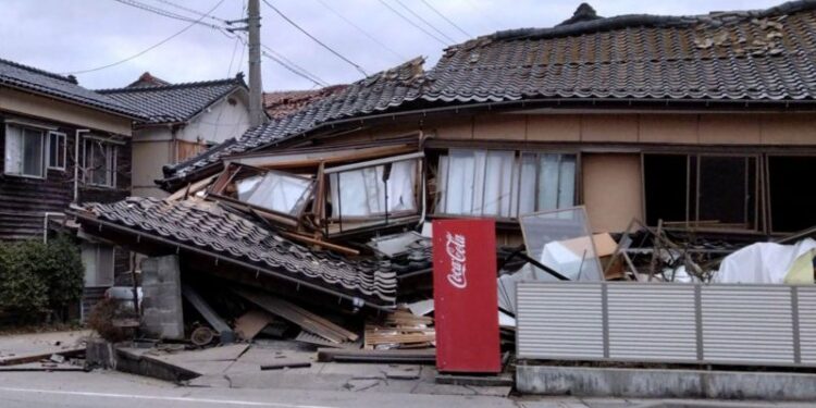 Tsunami Hantam Jepang, Menyusul Gempa 7,6 Magnitudo