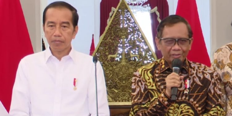 Jokowi dan Mahfud MD.