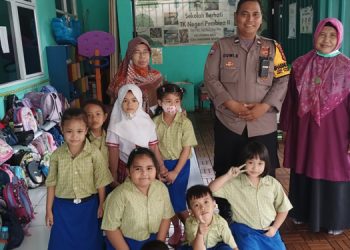 Sambangi Sekolah TK Negeri Parigi Baru, Bhabinkamtibmas Sampaikan Pesan Penting